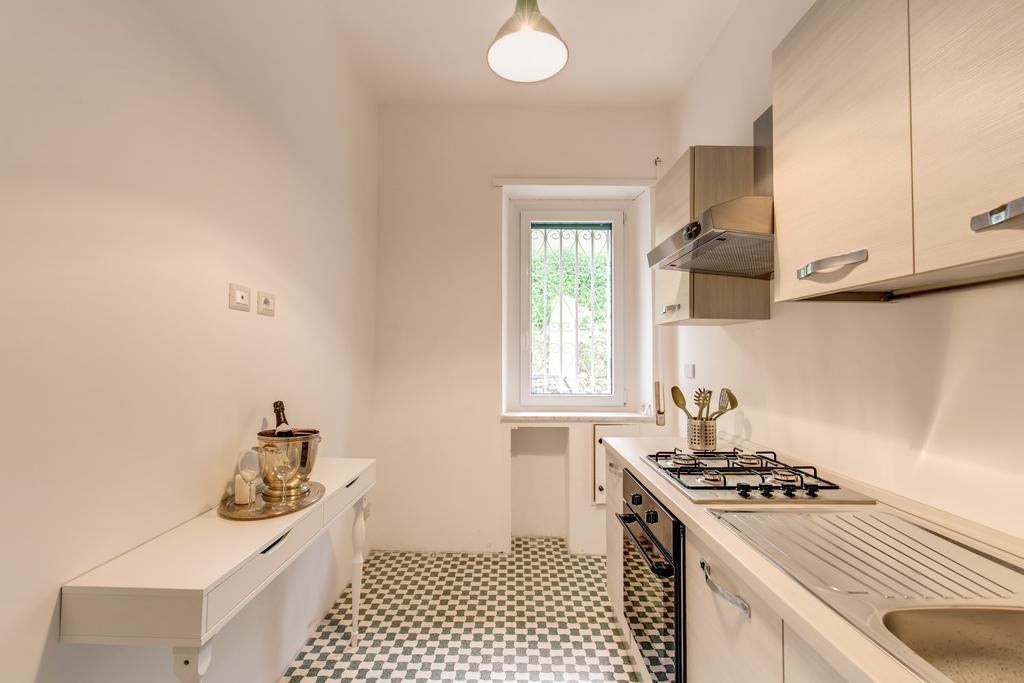 Daisy Guest House Colosseo Rom Exteriör bild
